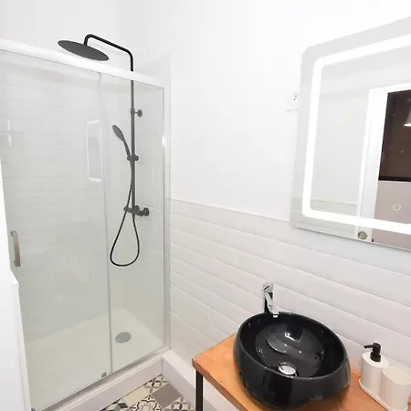 Chic Design - Hyper Centre - Tramway - Free Wifi - Lerelaisdodile12 Appartement Valenciennes